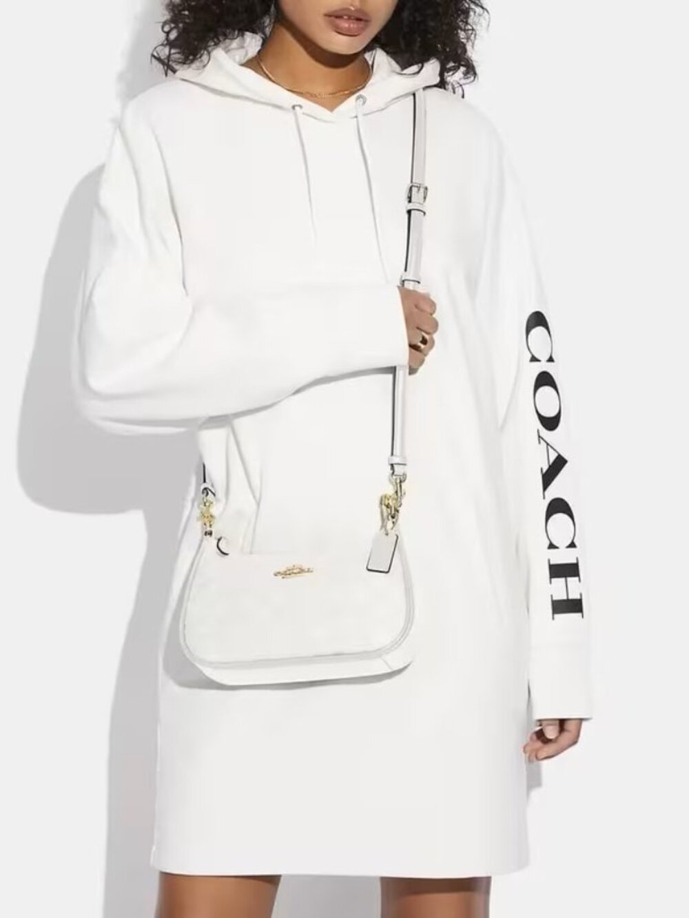 NWOT Coach White Signature Canvas Crossbody with Gold Chain Strap - Picture 3 of 9